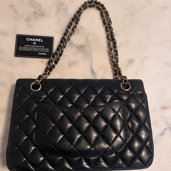 Chanel Quilted black CC leather Flap handbag - Picture 5 of 16